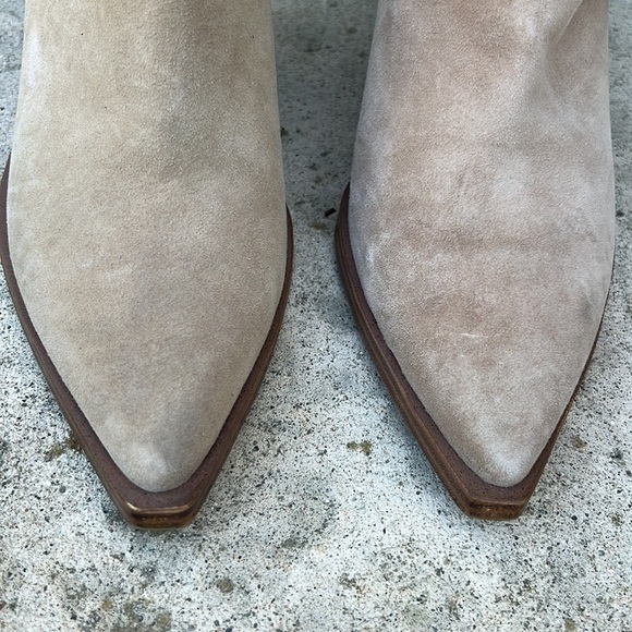 Vince Camuto Gigietta Tan Suede Ankle Heeled Bootie Women's Size 10 - Picture 5 of 11